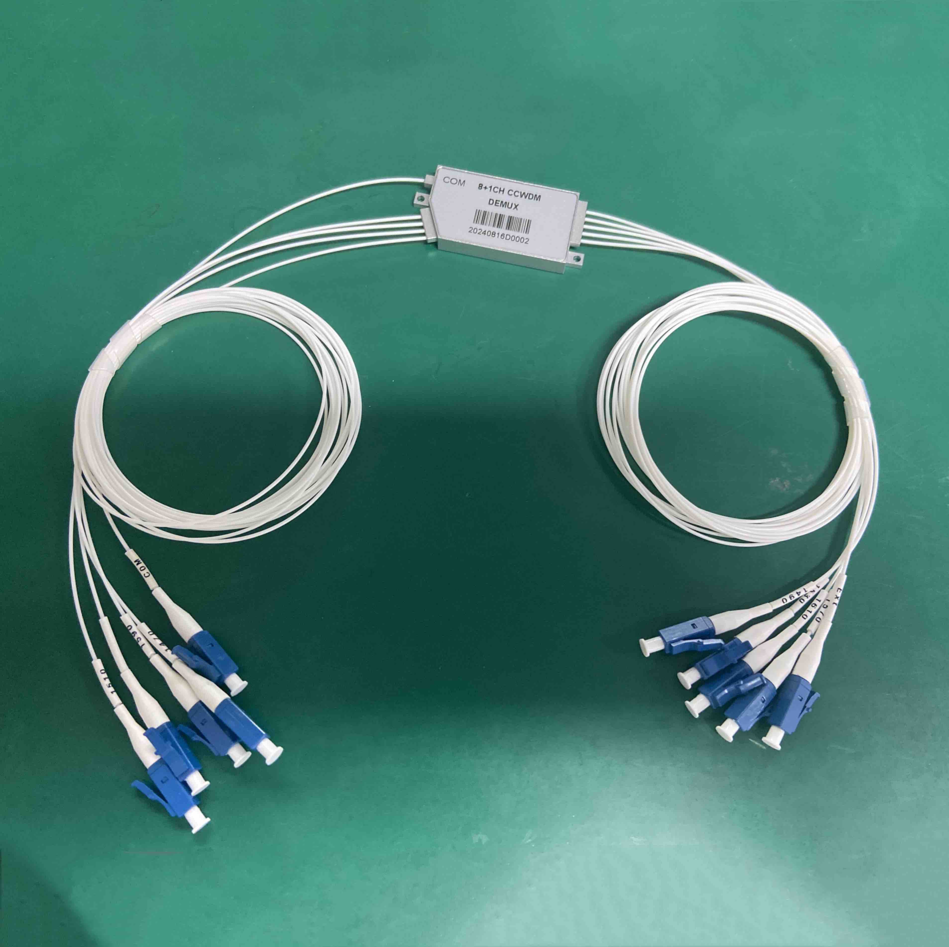 8通道低插损小型化CCWDM粗波分复用&解复用器件，自由空间二维平面设计，双侧出纤，超低插损